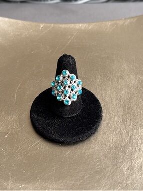 Beautiful Silver-Tone Ring Blue Crystal Accents Size 8